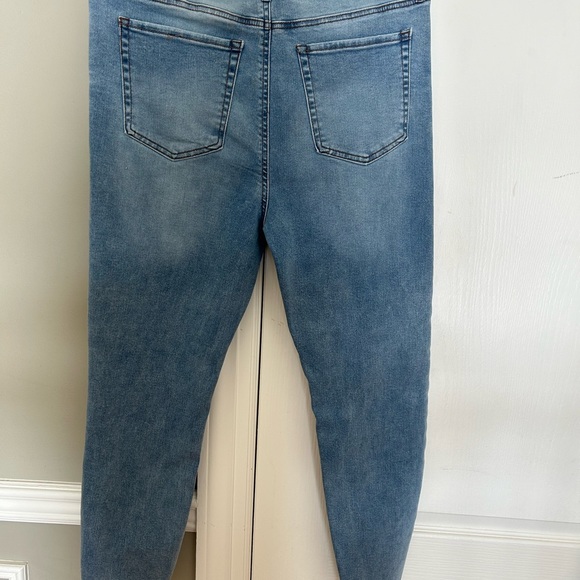 And Now This  High Waisted Distressed Jeans. Size 32 - Picture 3 of 4